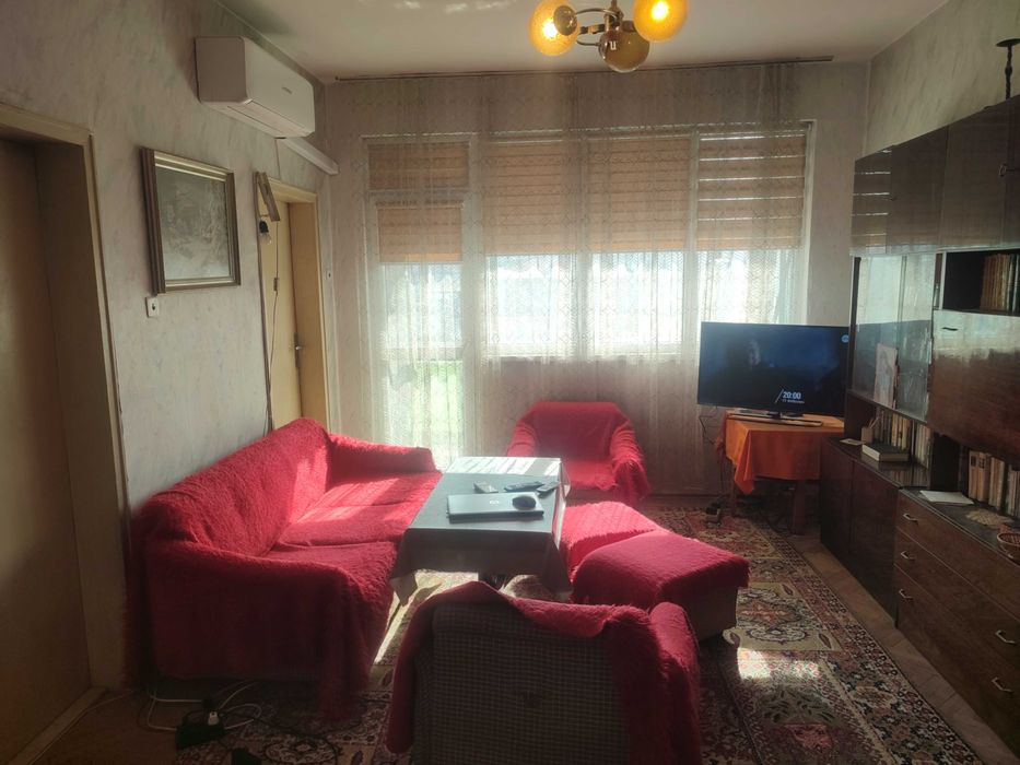 Тристаен тухлен апартамент