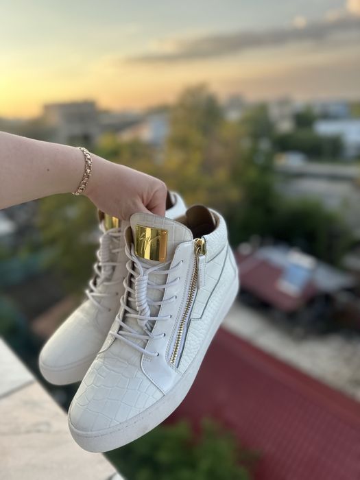 Giuseppe Zanotti- Mid