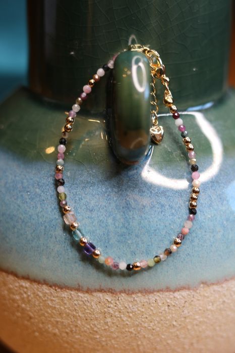 Колиета и гривни с перли и ест.камъни