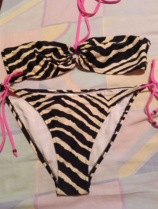 Бански костюм в две части