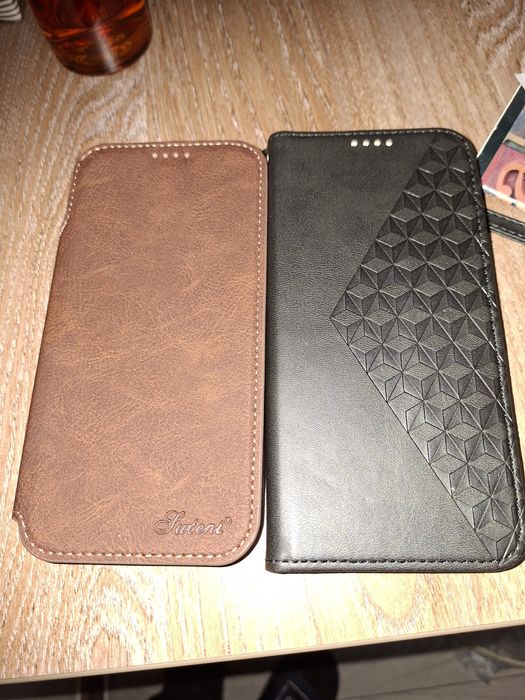 Vind doua huse telefon iphone  pro.