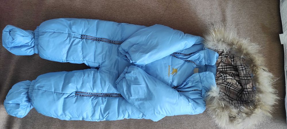 Продам детский  весенний комбинезон