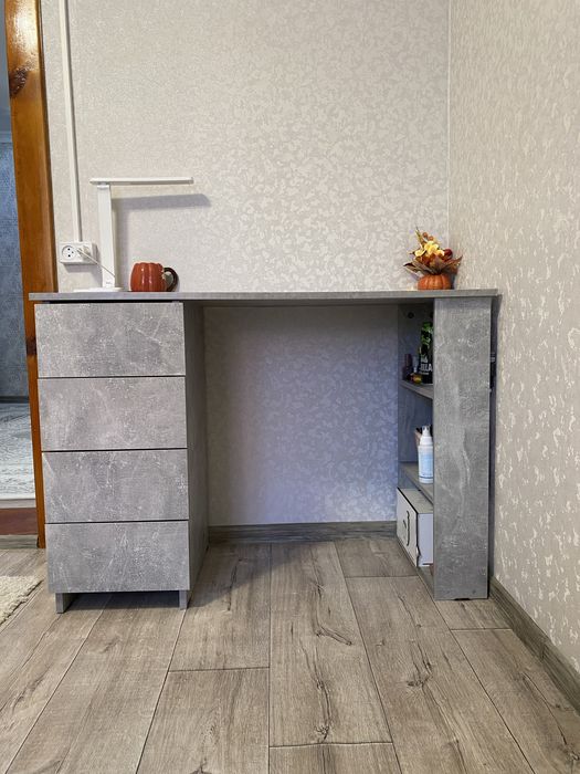 Продам письменный стол