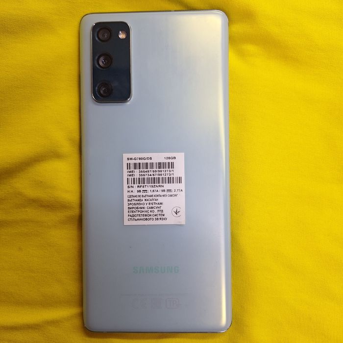 Телефон  самсунг галакси S20Fe128Гб
