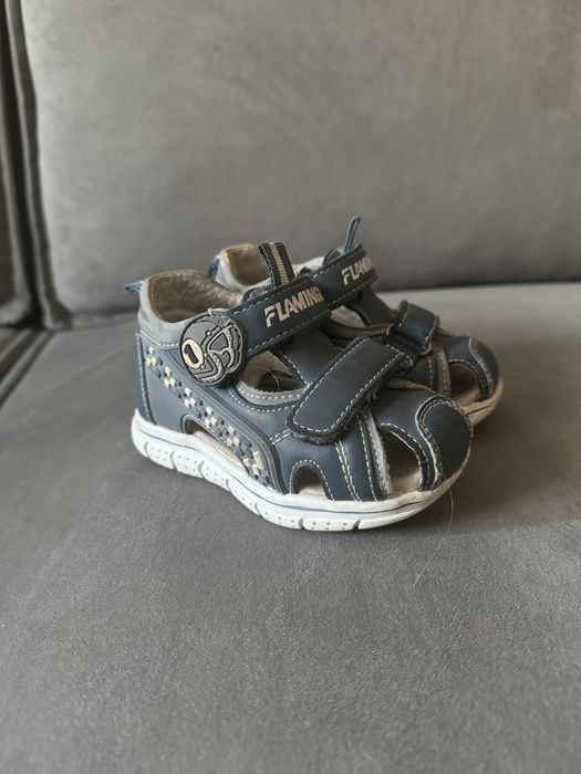 Продам детские сандали