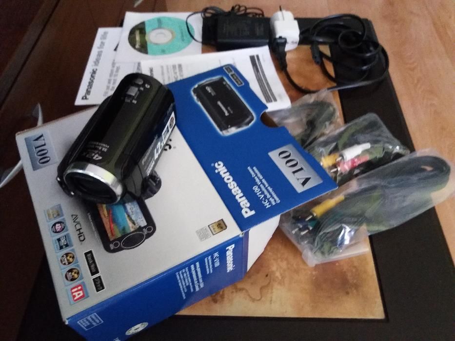 Видеокамера PANASONIC HC - V100 гр. София Лозенец • OLX.bg