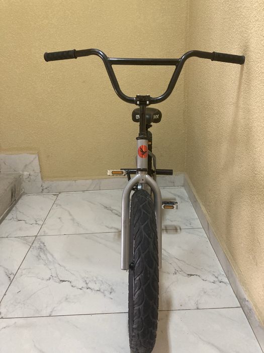 Велосипед BMX.