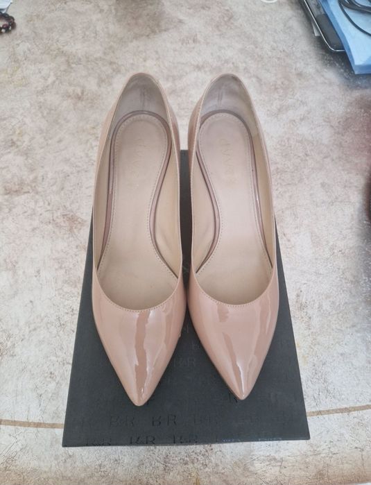 Продам женскую туфли