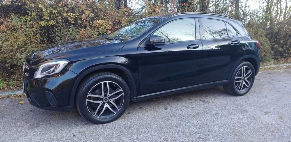 GLA 220 4MATIC (4x4) Piele 89.800km An 2020 Service doar la MERCEDES