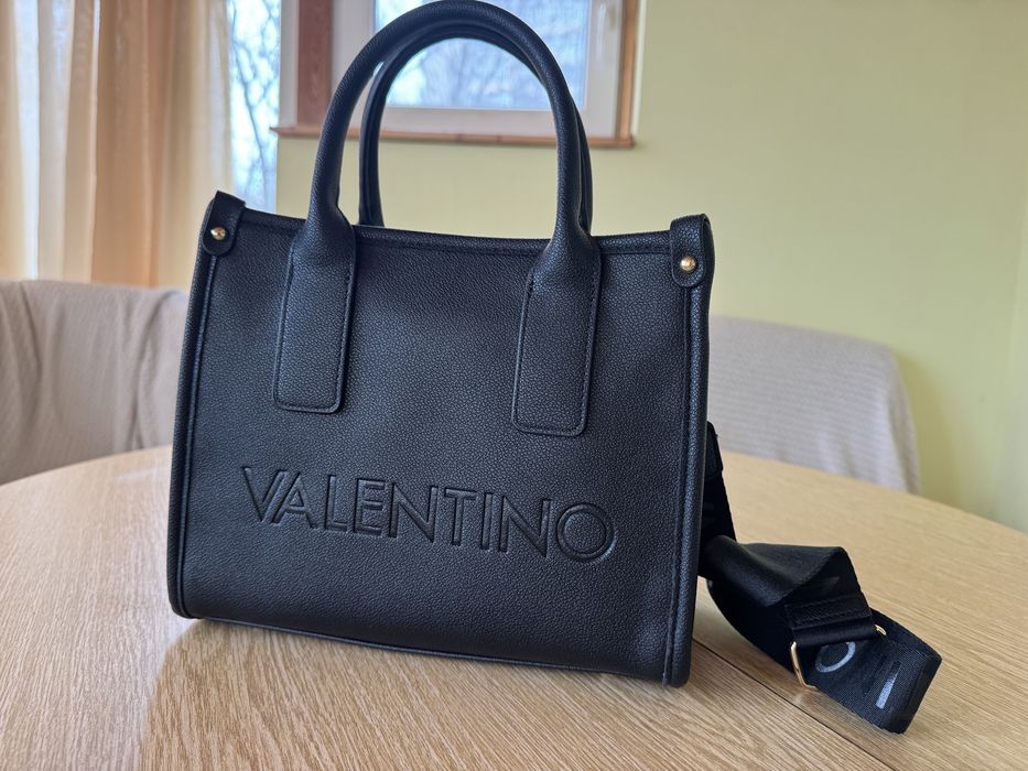 Дамска черна чанта Valentino