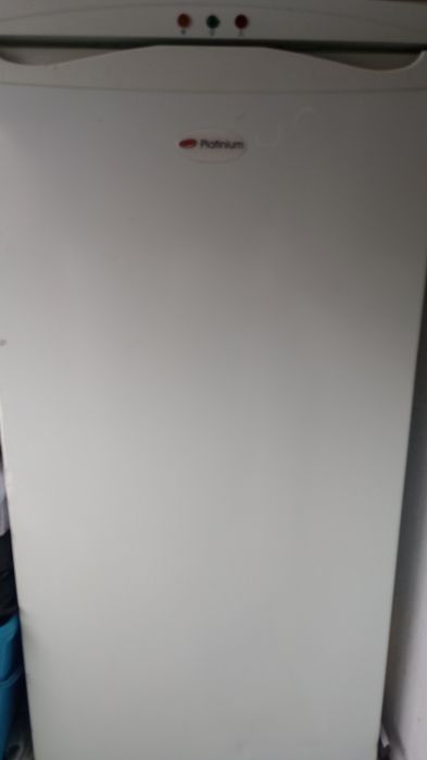 Se  vinde congelator platinium 100 lei