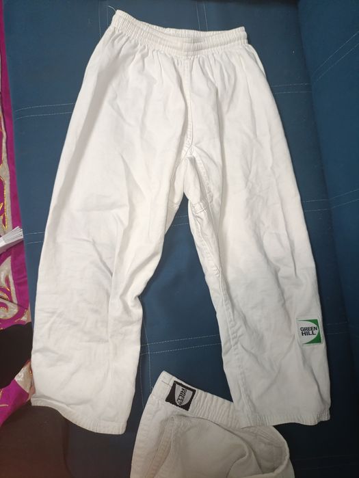 Продается кимоно Б/У для ребенка 9-10 лет