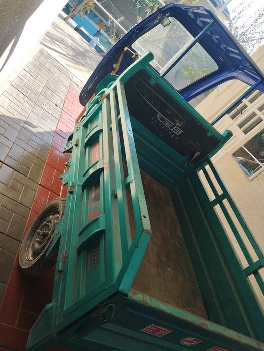 Elektor skuter kabinasi bilan