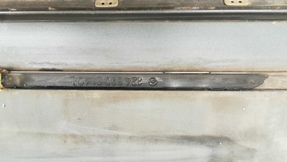 Лайсни Мерцедес Е124, комплект