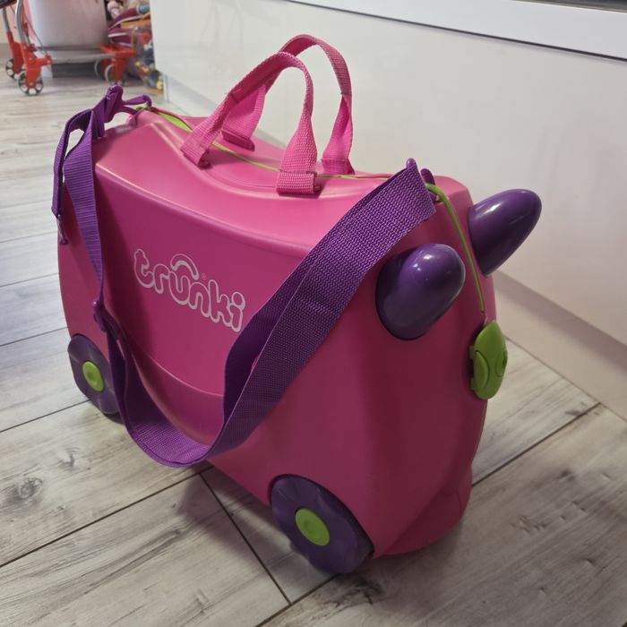 Розов детски куфар Trunki