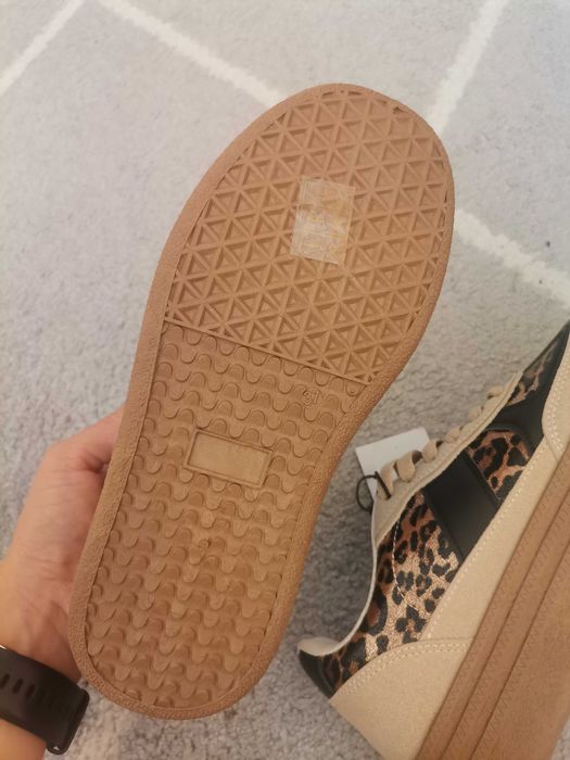 Спортни обувки MOHITO Чисто нови с етикет