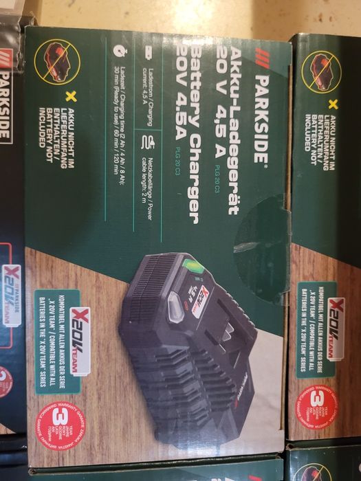 Зарядно устройство Parkside 20 волта 4.5/2.4 ампера