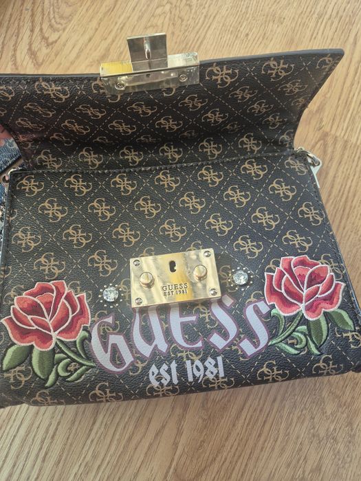 Чанта на Guess оригинална
