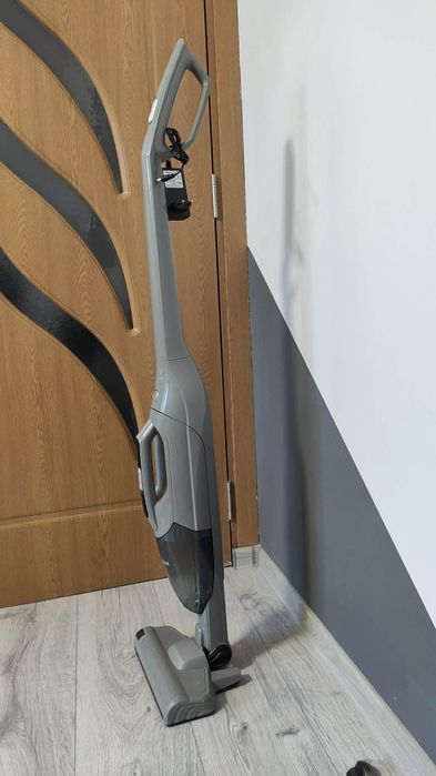 Aspirator Vertical Bosch Readyy’y Serie 2 – 2 în 1