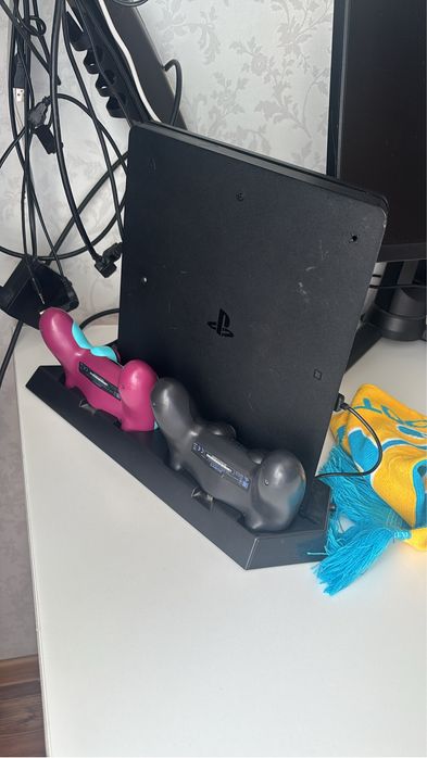 Продам Ps4 slim