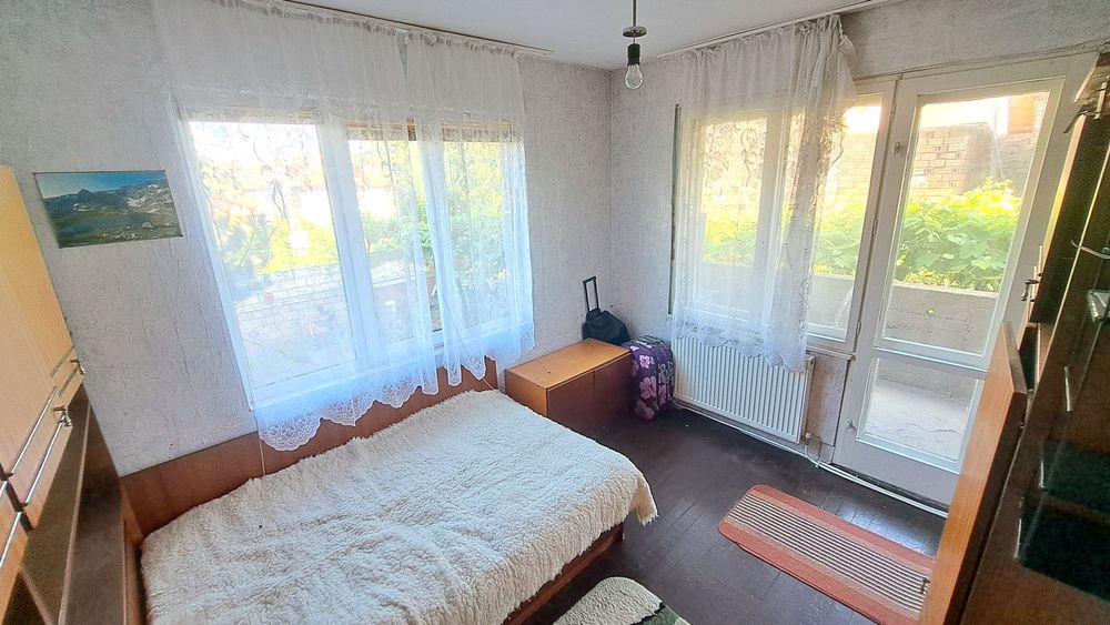 Етаж от къща кв. Средна кула