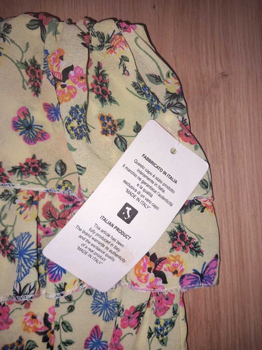 Кокетна дамска рокля с флорален мотив