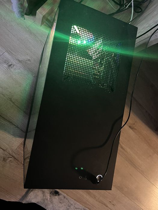 Геймърски компютър + монитор