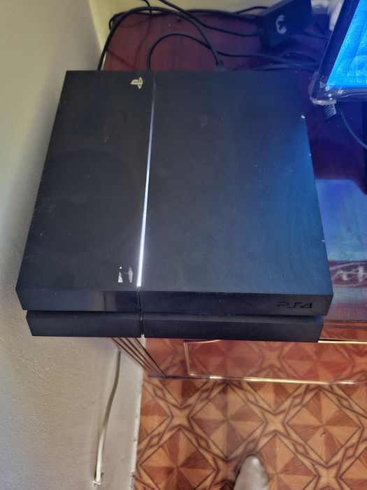 Consolă PlayStation 4 (PS4) Fat 1TB + 1 Manetă + Pachet 14 Jocuri