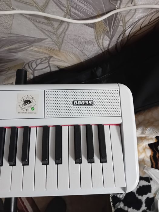 Музыкальный синтезатор