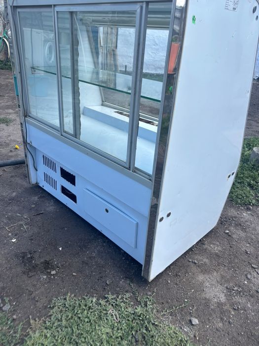 Холодильник Магазинный