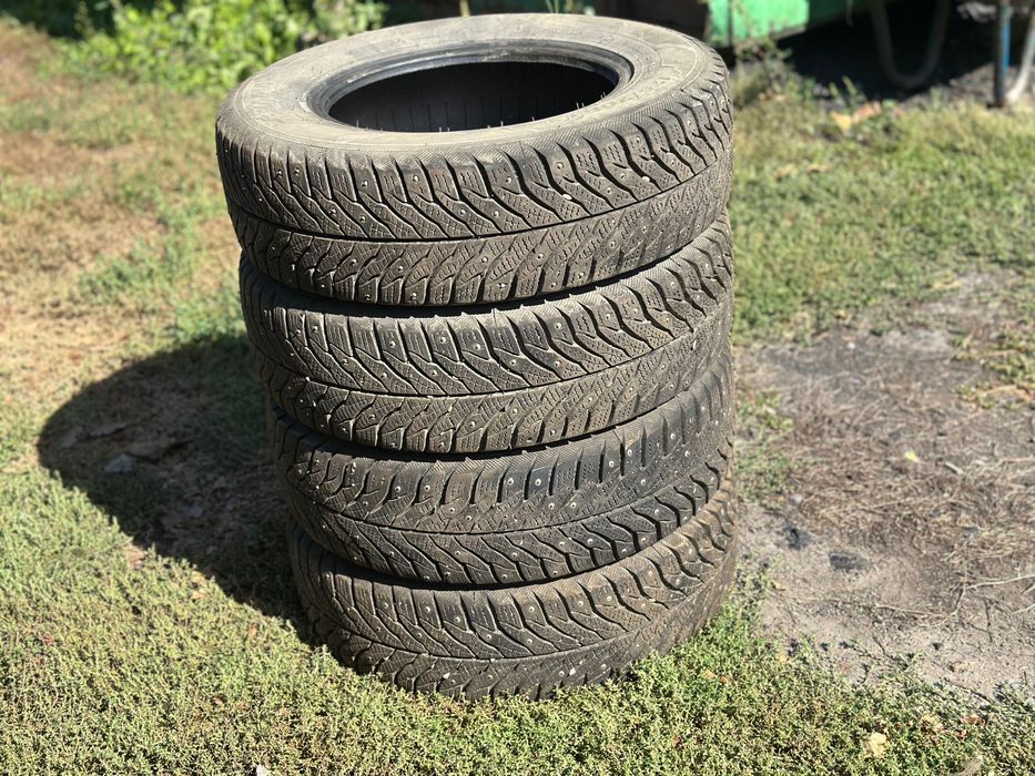 Продам резину зимнею r13