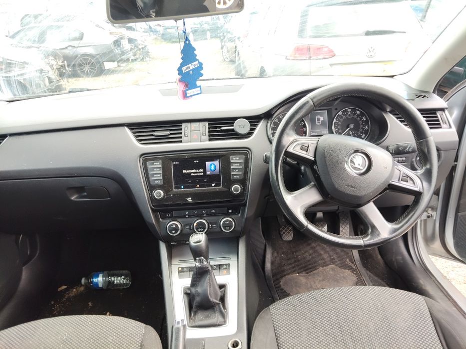 Шкода Октавия комби 1.6 тди 2015 год