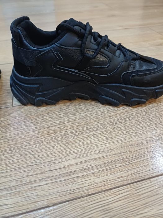 Дамски сникърси, номер 37