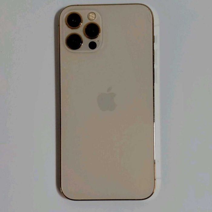 Смартфон Apple iPhone 12 Pro 128GB – добро техническо състояние