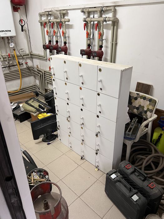 Шкаф с ячейками…….