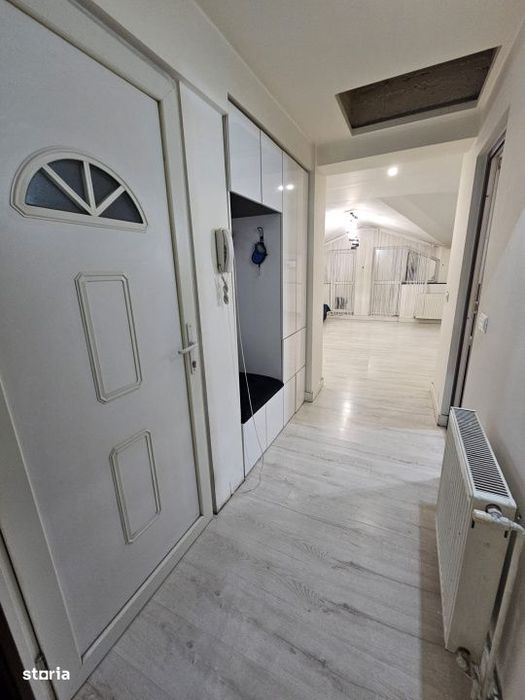 Apartament 3 camere decomandate, 141 mp utili, Rovine, zona Bacriz