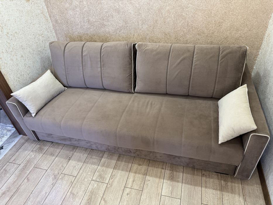 Диван для гостиной или спальни