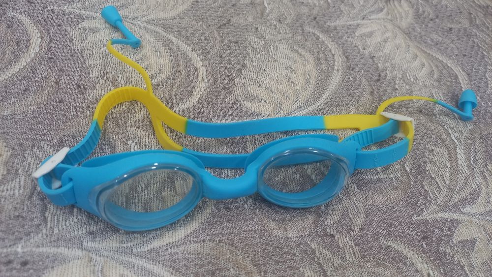 Очки для плавания