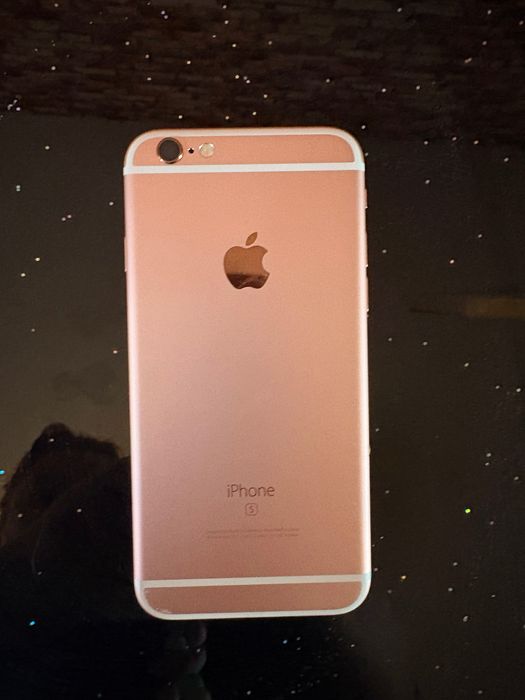 iPhone 6s в отлично състояние,със сменена батерия-капацитет100%