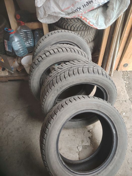 Продам резину на 17