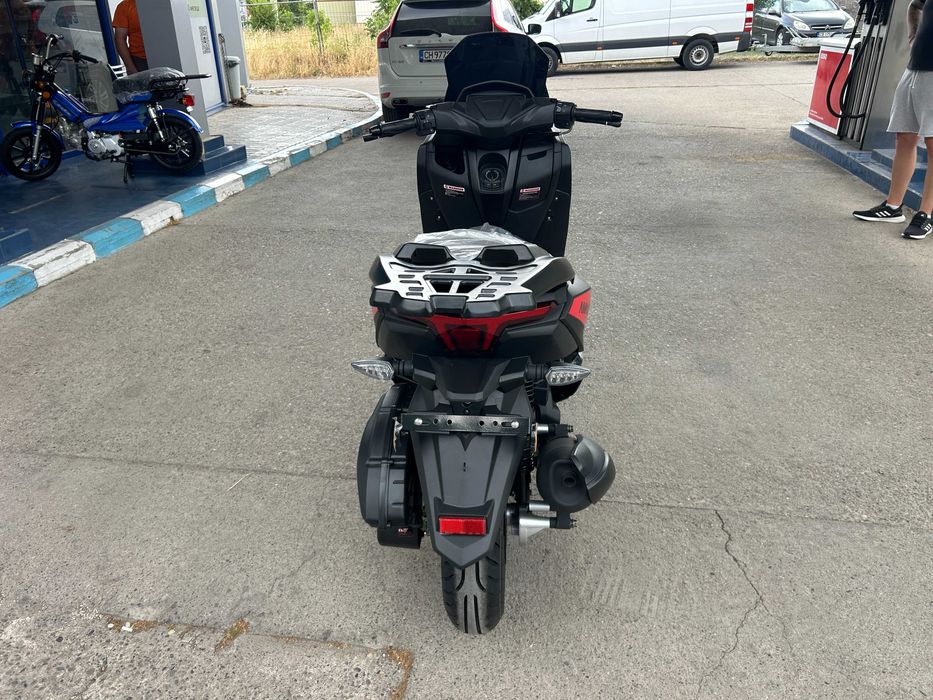 Скутер 125 кубика