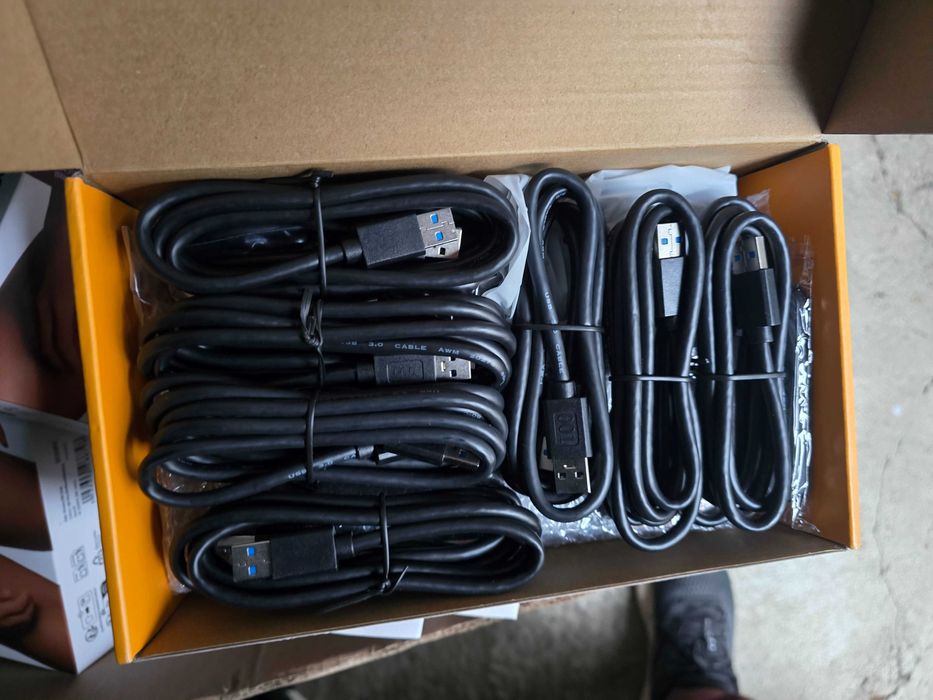 Kceve KVM switch 8x1 / 4k HD / original, nou la cutie