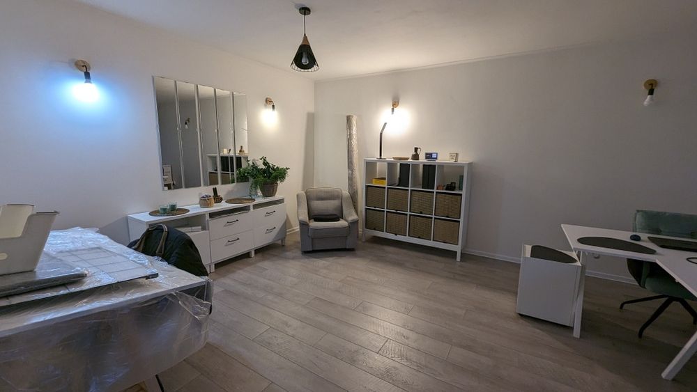 Vând apartament central