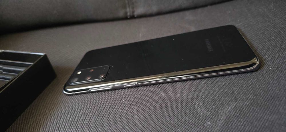 Samsung Galaxy S20+COSMIC BLACK- 8GB RAM 128GB-Неразличим от нов! Оригинален дисплей! Пълен комплект!