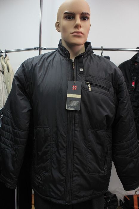 Продам куртку осень весна