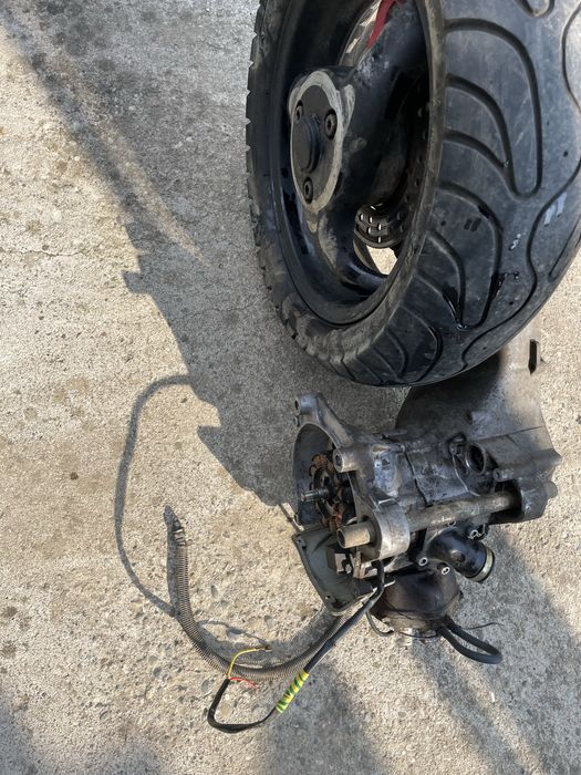 Vând motor de 49CC cu transmisie de 110cc