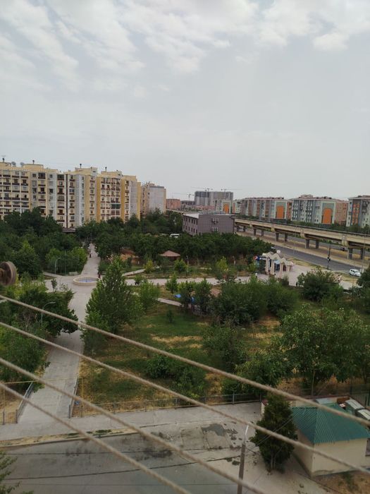 Sergeli 5 uy sotiladi