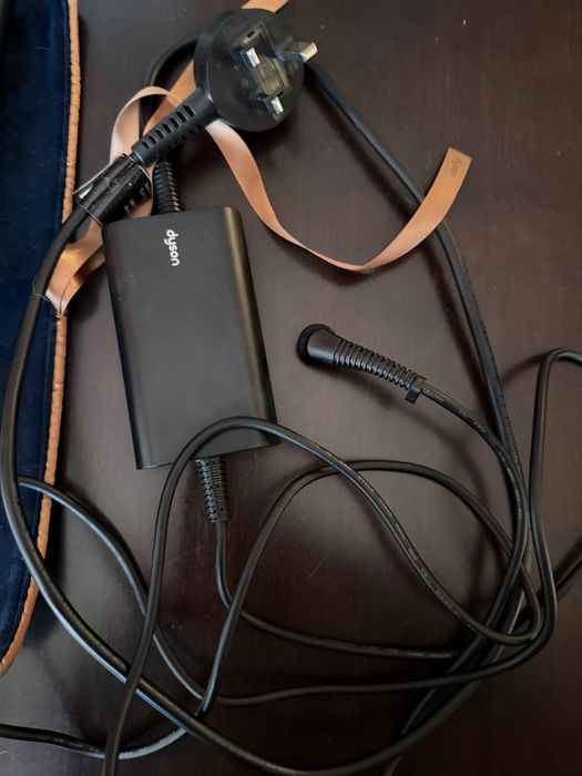 Преса за коса Dayson -безжична  corrale