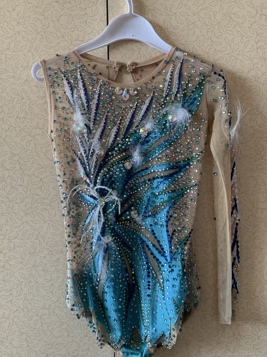 Яркие гимнастические купальники в отличном состоянии