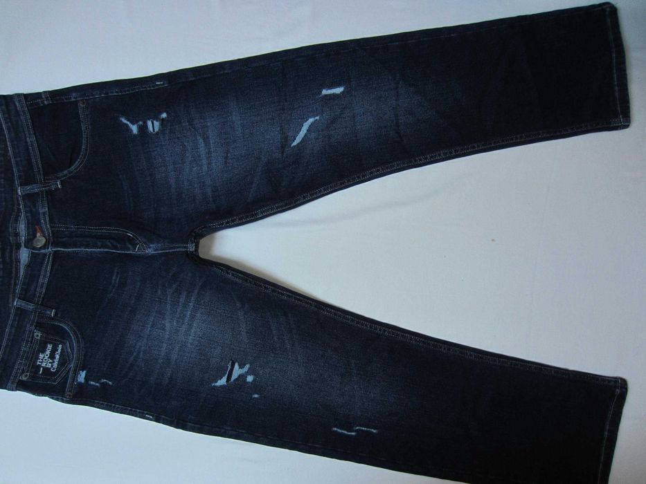 Blugi Calvin Klein W38 L32 model Roonie Talie=98cm Lung=102cm,  croiala dreapta, fermoar 100%bumbac stare f.buna.